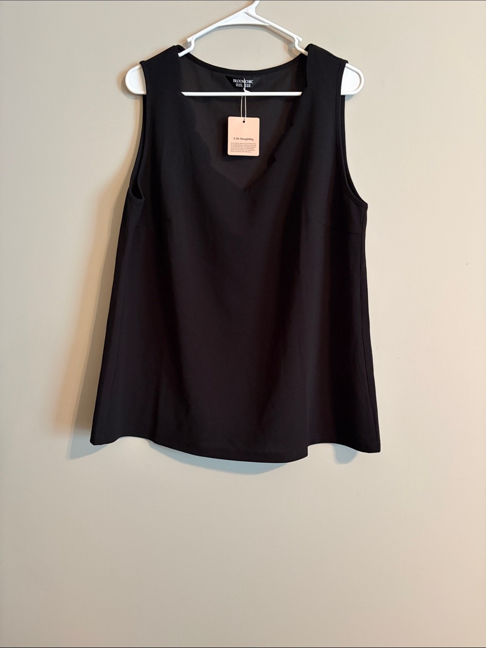 BloomChic Black V-Neck Sleeveless Camisole